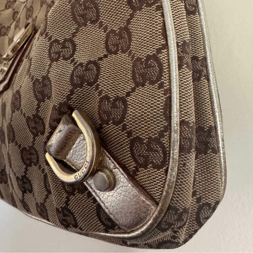 Vintage Gucci Abbey GG Metallic Gold Leather and Beige Shoulder Bag - Picture 5 of 16